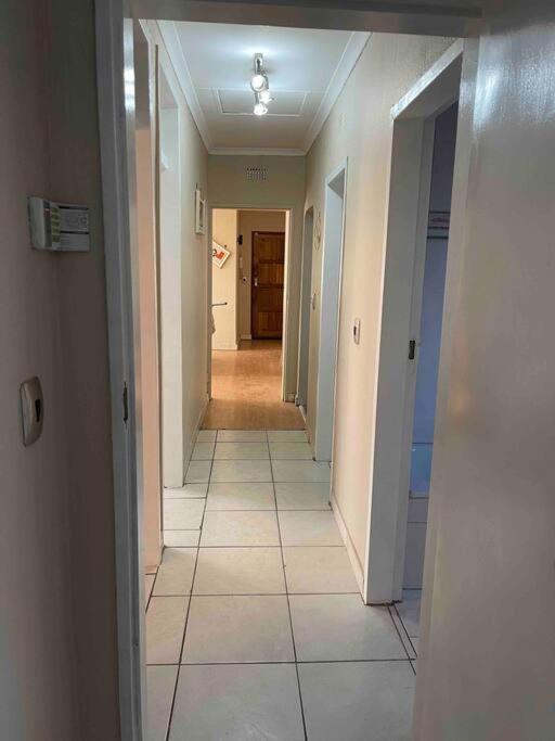 In Suideoord, Jhb South Holiday home