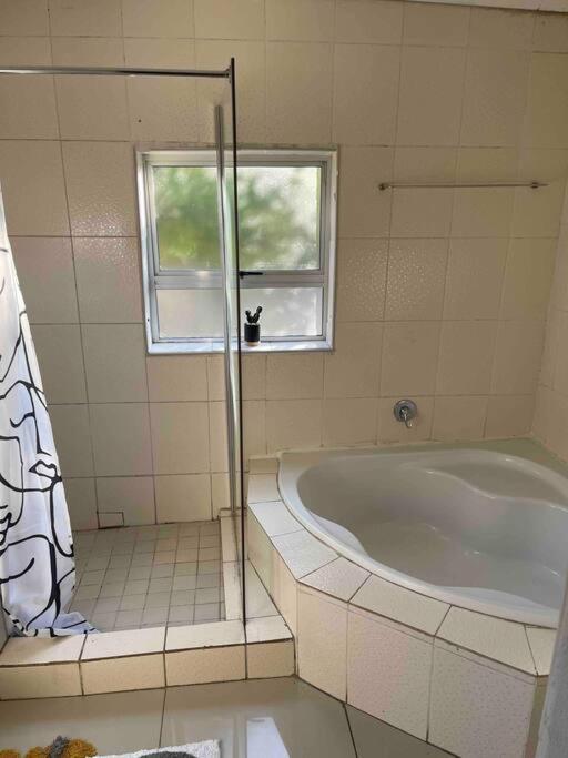 Holiday home In Suideoord, Jhb South Johannesburg